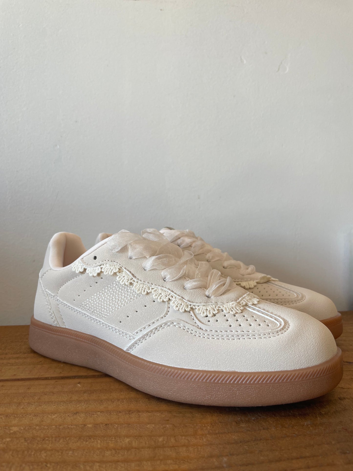 Amelia Sneakers