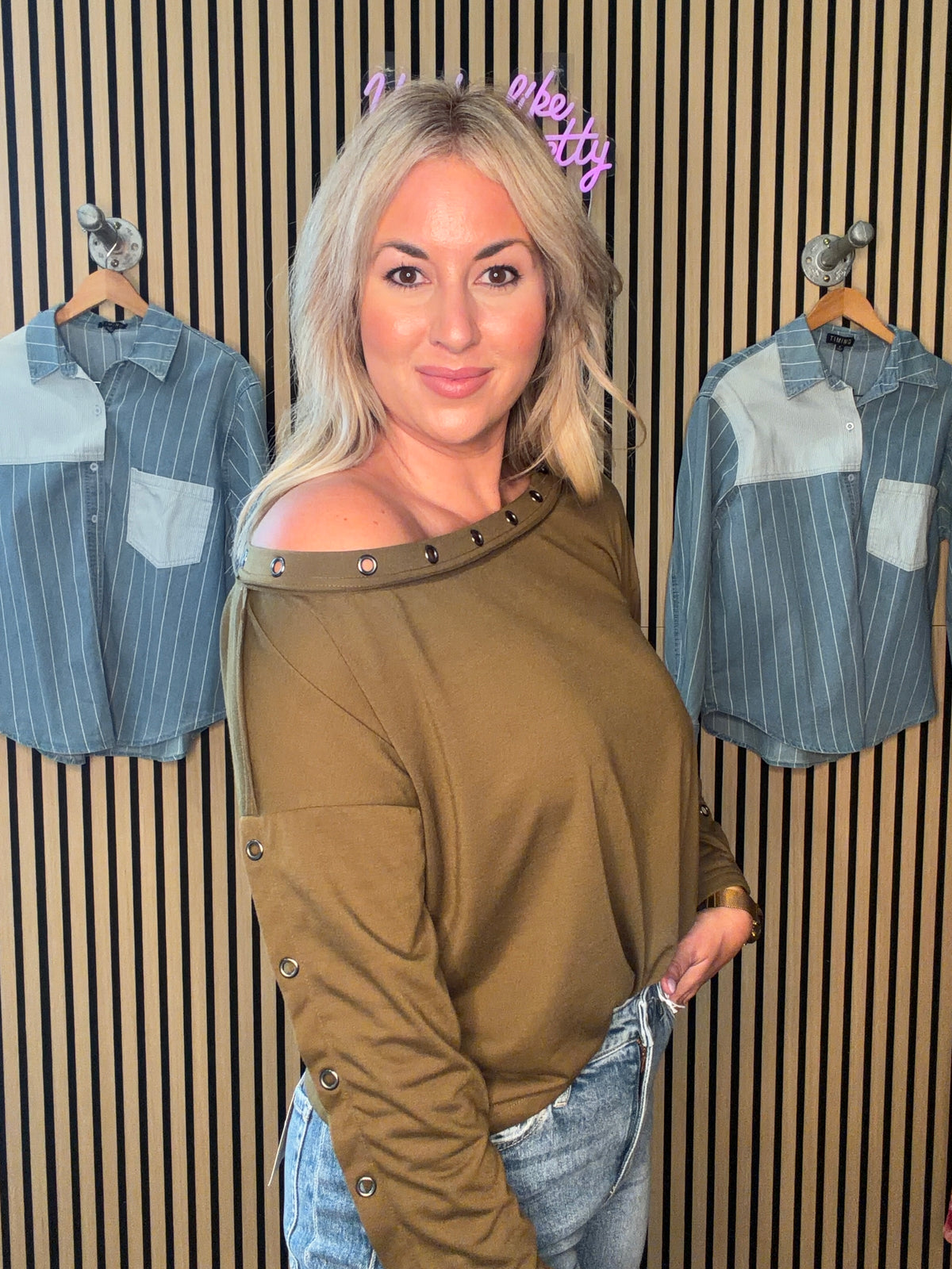 Della Top